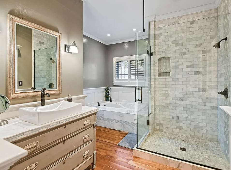 320 E Mulberry St, Fort Collins, CO 80524, USA, 6 bds / 5 ba / 3811 sqft