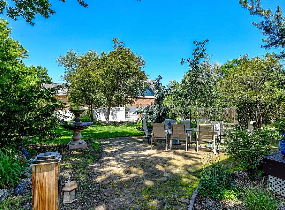 320 E Mulberry St, Fort Collins, CO 80524, USA, 6 bds / 5 ba / 3811 sqft
