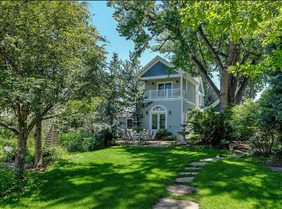 320 E Mulberry St, Fort Collins, CO 80524, USA, 6 bds / 5 ba / 3811 sqft