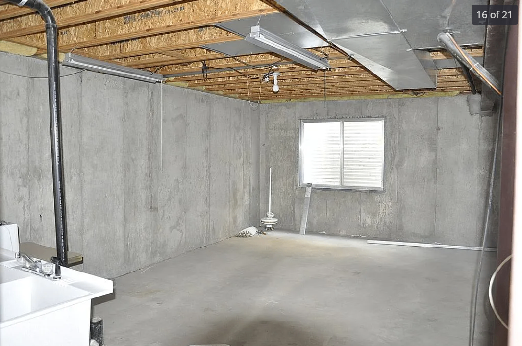 207 Linden St, Frederick, CO 80530, USA, 3 bds / 2 ba / 2560 sqft