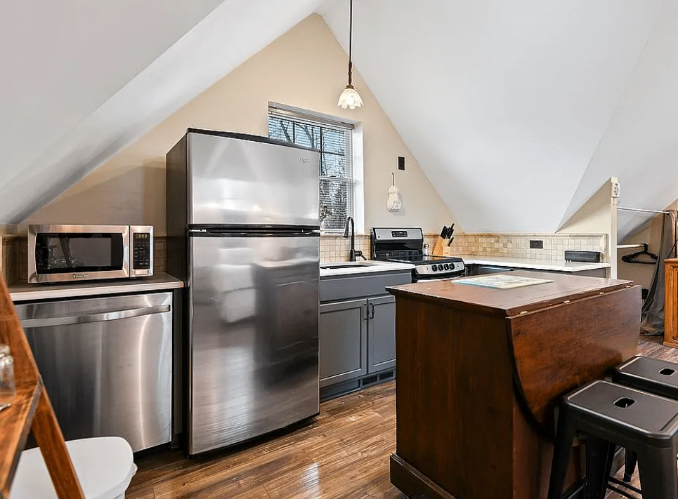 320 E Mulberry St, Fort Collins, CO 80524, USA, 6 bds / 5 ba / 3811 sqft