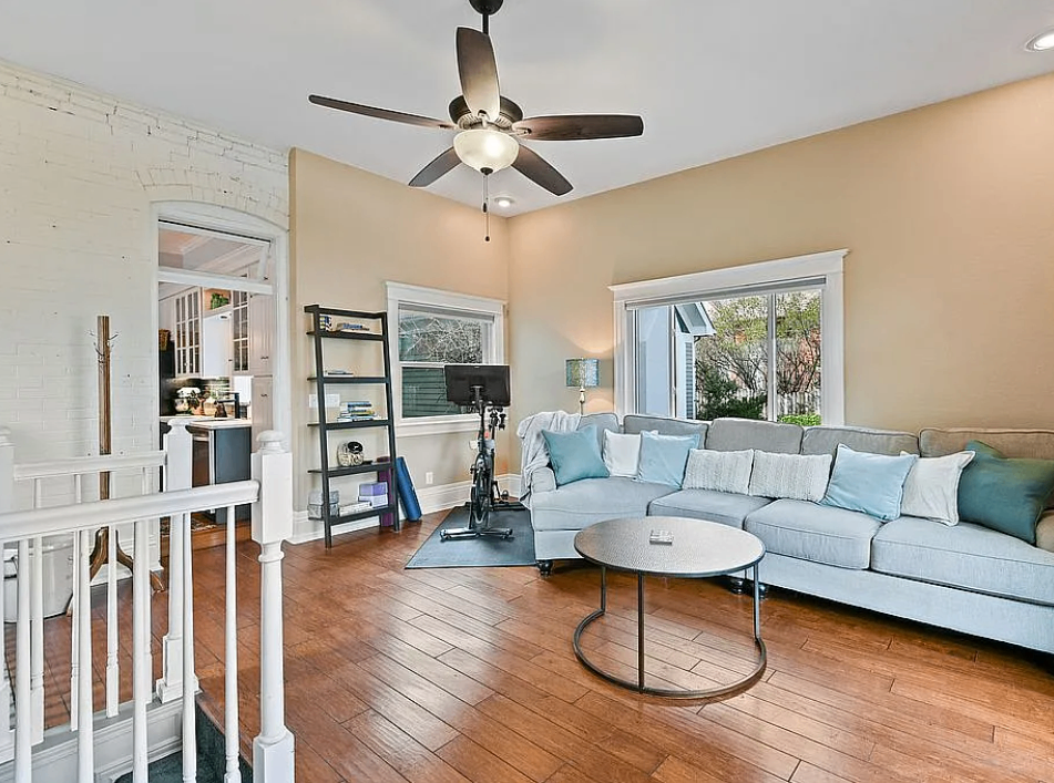 320 E Mulberry St, Fort Collins, CO 80524, USA, 6 bds / 5 ba / 3811 sqft