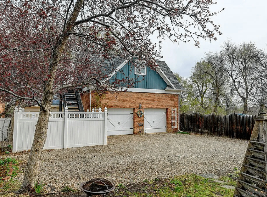 320 E Mulberry St, Fort Collins, CO 80524, USA, 6 bds / 5 ba / 3811 sqft