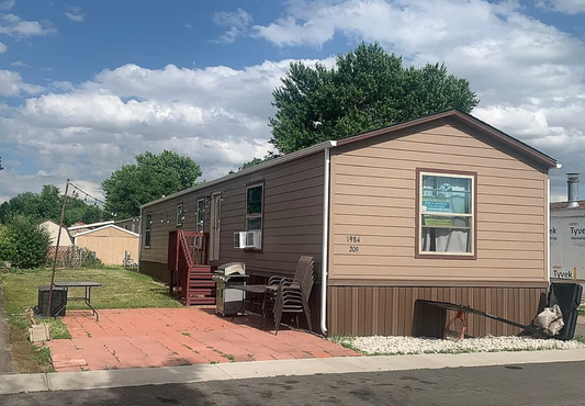 1984 Buckley Way #209, Aurora, CO 80011, USA, 3 bds / 2 ba / 924 sqft