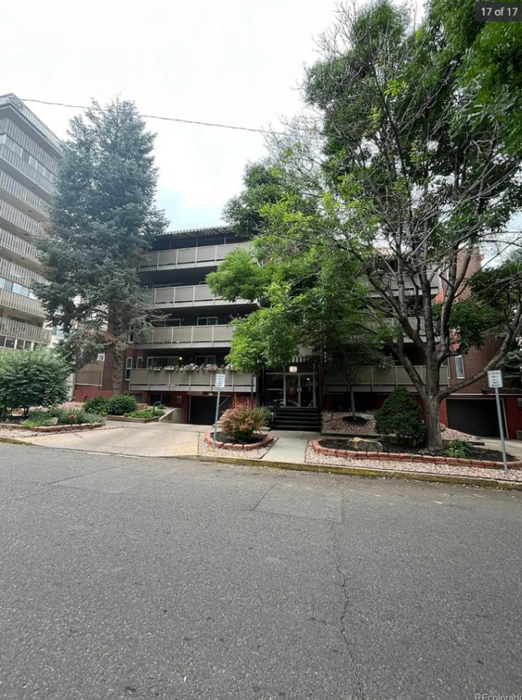 1245 N Race St apt 306, Denver, CO 80218, USA, 2 bds / 1 ba / 836 sqft