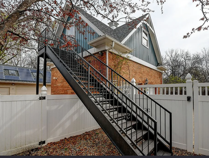 320 E Mulberry St, Fort Collins, CO 80524, USA, 6 bds / 5 ba / 3811 sqft