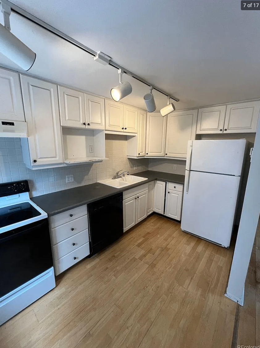 1245 N Race St apt 306, Denver, CO 80218, USA, 2 bds / 1 ba / 836 sqft