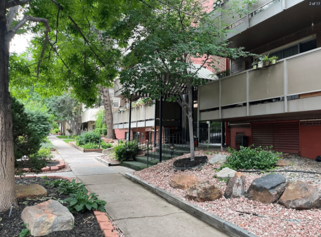 1245 N Race St apt 306, Denver, CO 80218, USA, 2 bds / 1 ba / 836 sqft